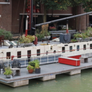 Logeerboot rotterdam suite voor 2 personen Logeerboot ligplaats centrum Rotterdam